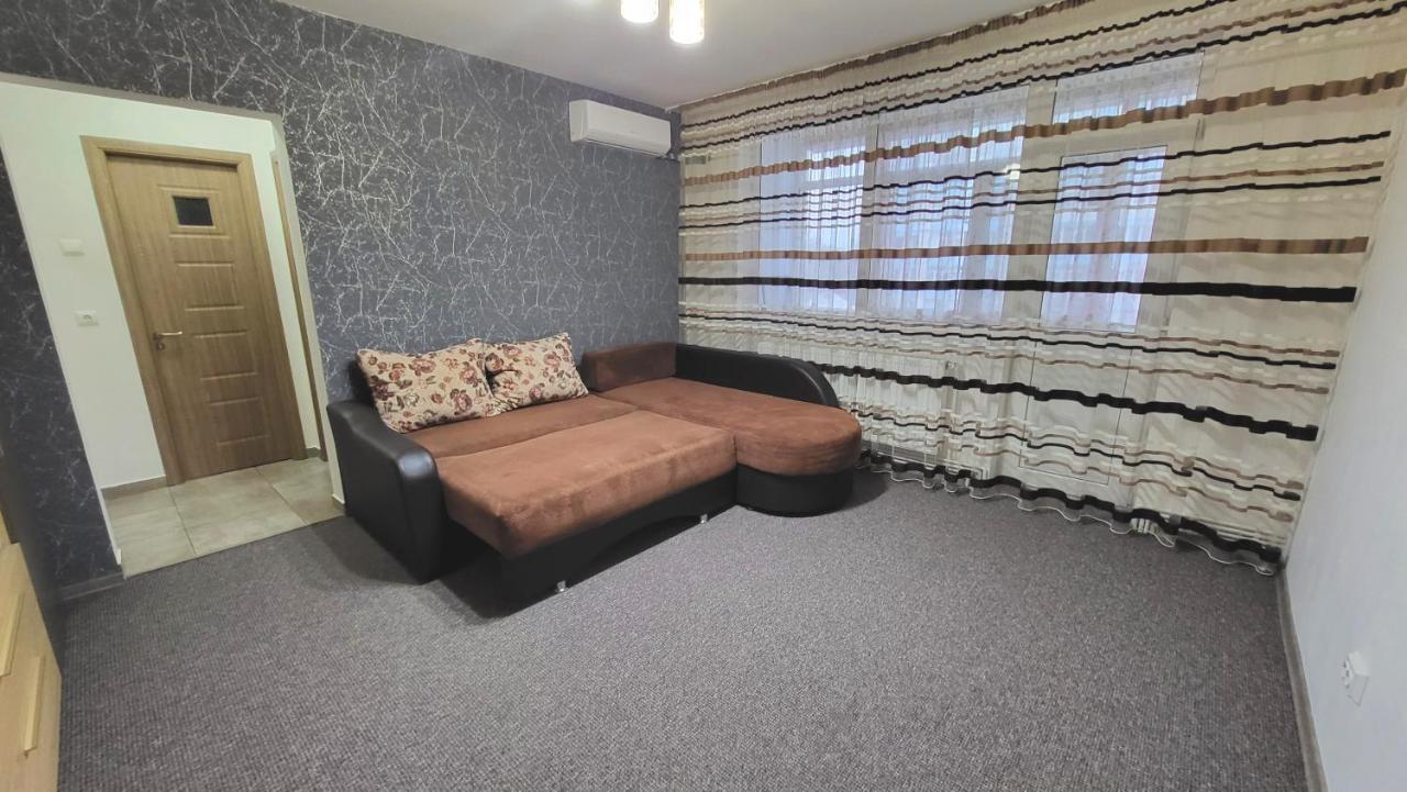 אונשטי Apartament Navi מראה חיצוני תמונה